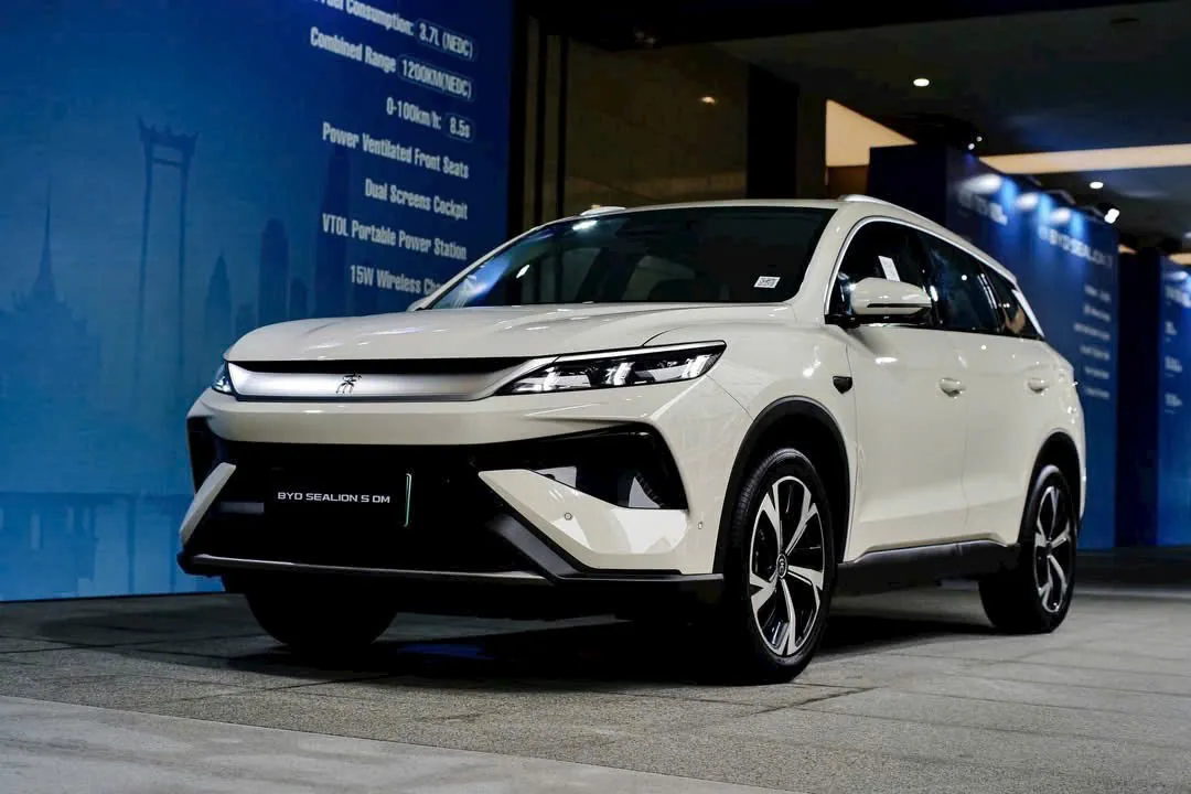 Ngoại thất xe BYD Sealion 5 DM-i phiên bản 2026